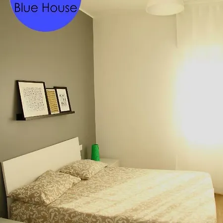 דירה Cozy House *